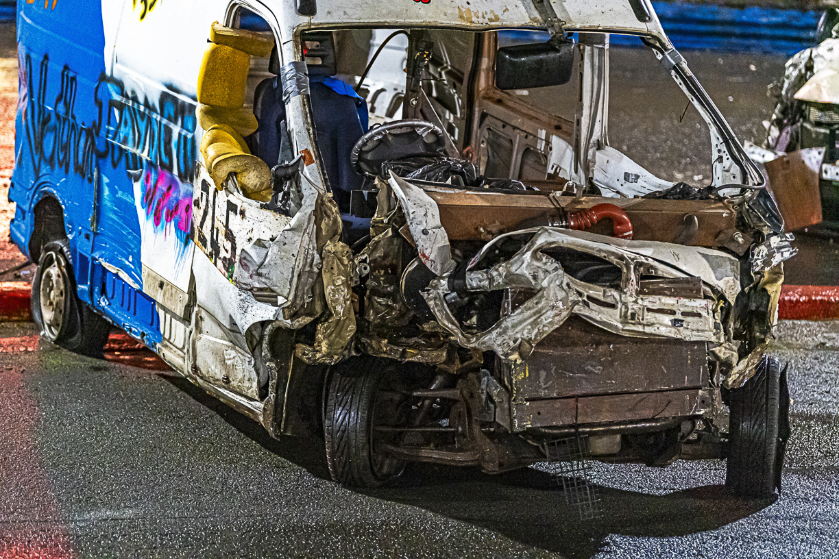 Vans Delight In Scottish Meeting